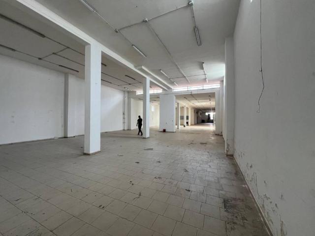 Locale Commerciale in affitto a Botteghelle, Campania