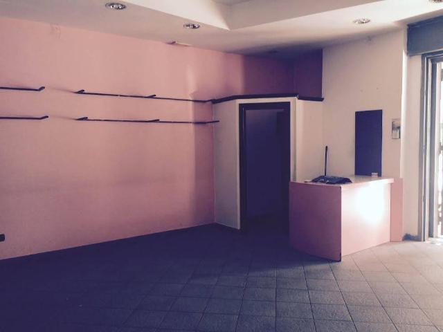 Locale Commerciale in affitto a Municipalità 5, Campania