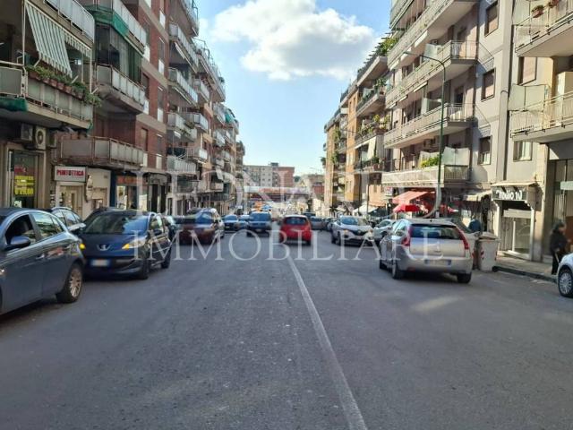 Locale Commerciale in affitto a Camaldoli, Campania