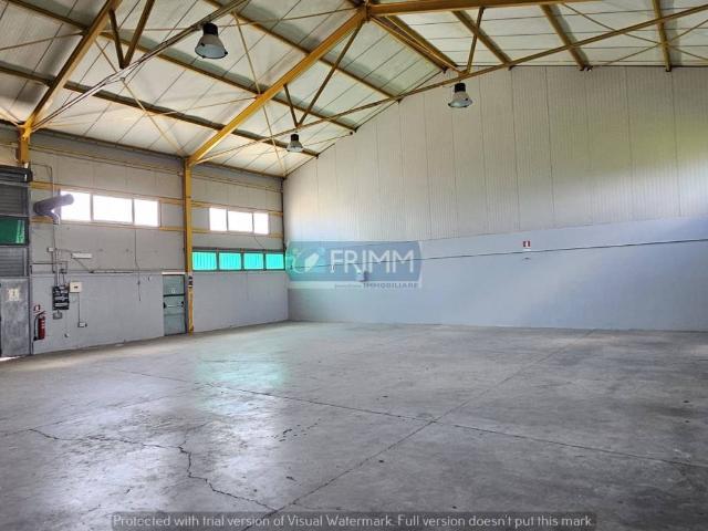 Locale Commerciale in affitto a Municipalità 7, Campania