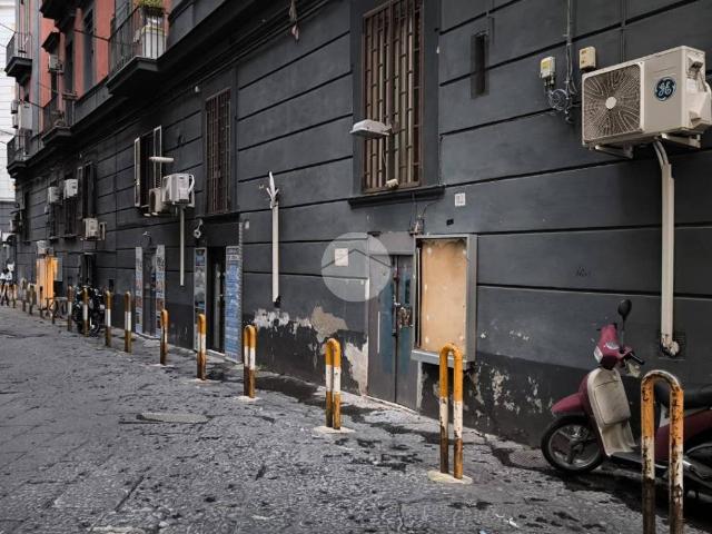 Locale Commerciale in affitto a Municipalità 5, Campania