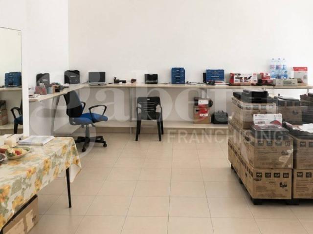 Locale Commerciale in affitto a Municipalità 6, San Giovanni A Teduccio