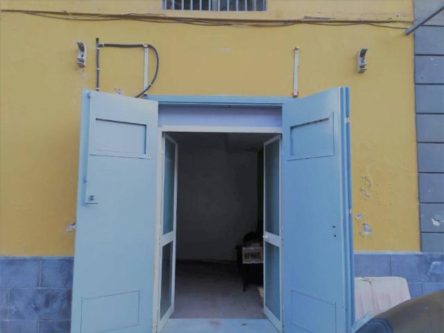 Locale Commerciale in affitto a Municipalità 10, Campania