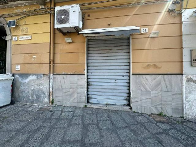 Locale Commerciale in affitto a Camaldoli, Campania