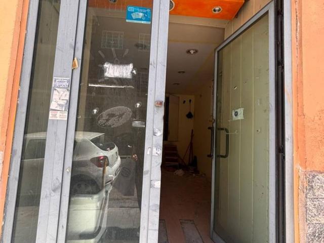 Locale Commerciale in affitto a Municipalità 5, Campania
