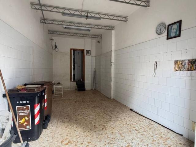 Locale Commerciale in affitto a Municipalità 5, Campania