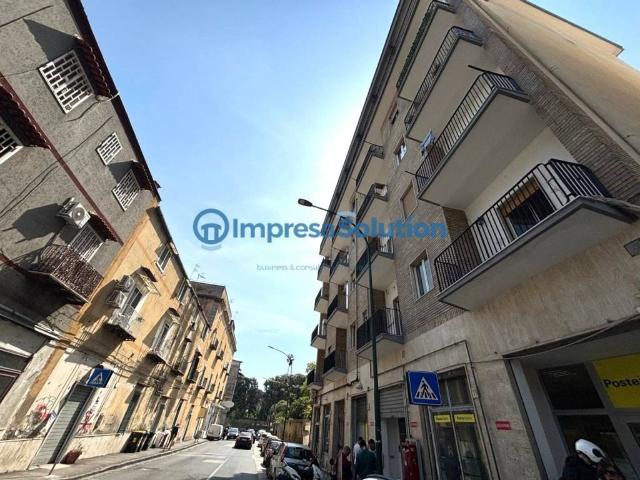Locale Commerciale in affitto a Municipalità 3, Campania