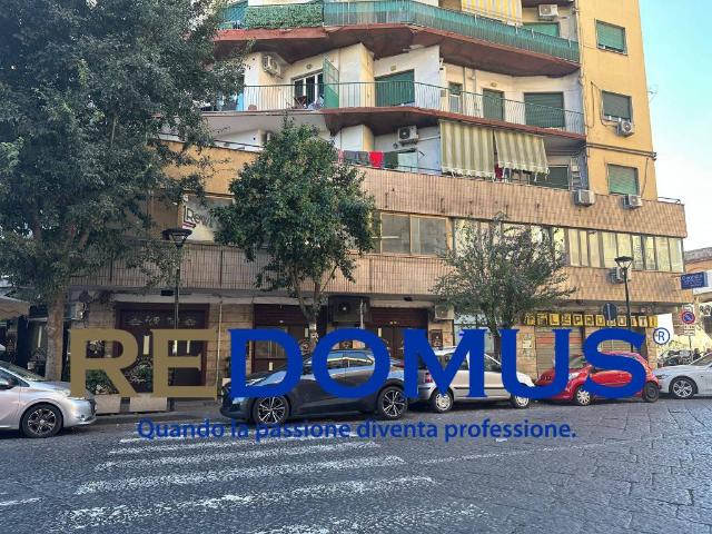Locale Commerciale in affitto a Municipalità 4, Napola
