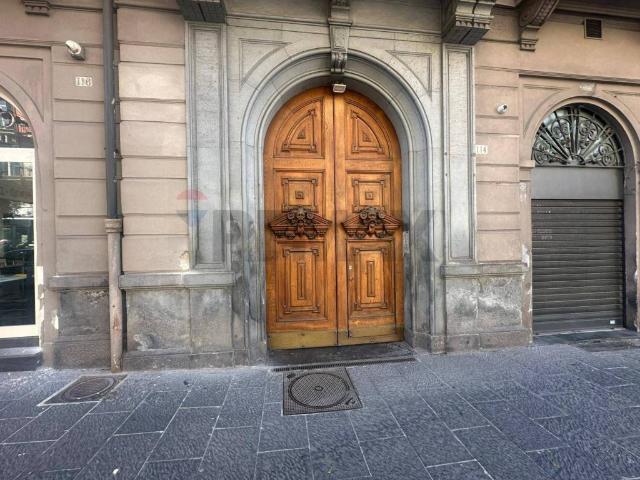 Locale Commerciale in affitto a Municipalità 2, Campania