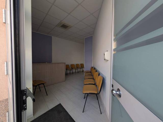 Locale Commerciale in affitto a Puglia, Lecce