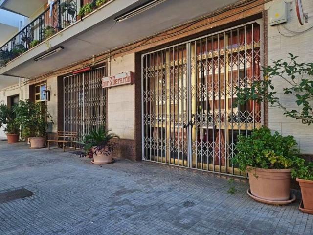 Locale Commerciale in affitto a Puglia, Lecce