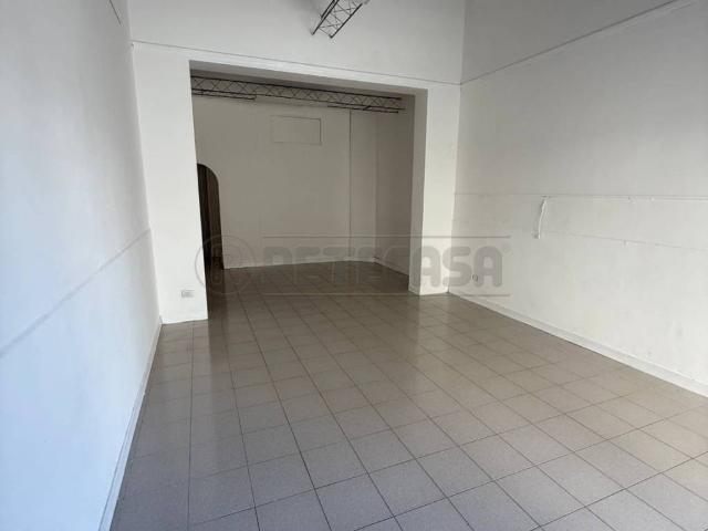 Locale Commerciale in affitto a Puglia, Lecce