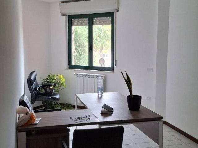 Locale Commerciale in affitto a Narni, Umbria