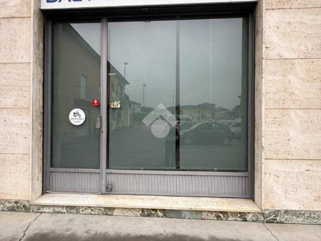 Locale Commerciale in affitto a Piemonte, Cuneo