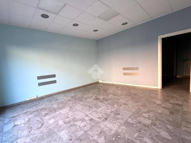 Locale Commerciale in affitto a Piemonte, Cuneo