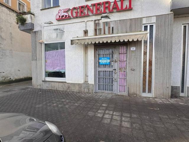 Locale Commerciale in affitto a Borgo Medievale, Roma Capitale