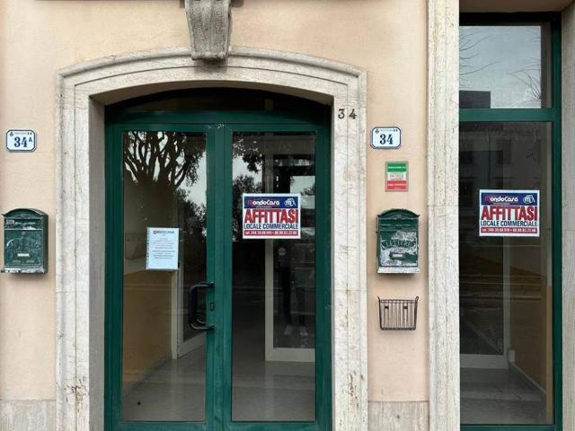 Locale Commerciale in affitto a Borgo Medievale, Roma Capitale