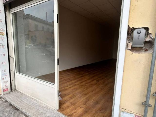 Locale Commerciale in affitto a Borgo Medievale, Roma Capitale