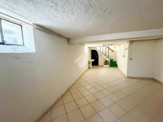 Locale Commerciale in affitto a Nibionno, Lombardia