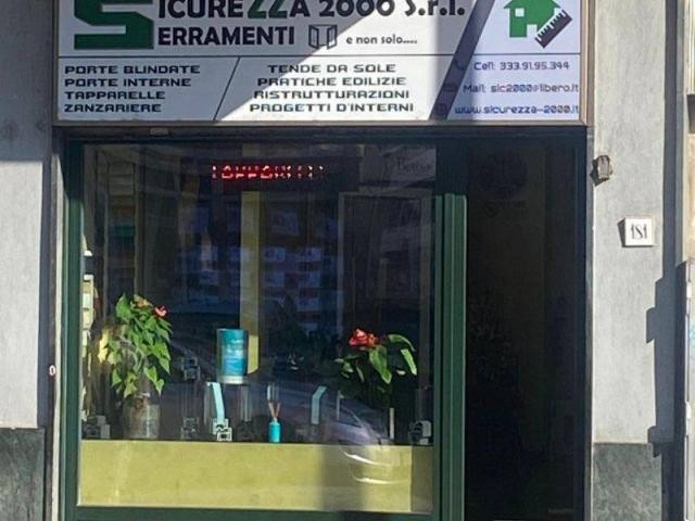 Locale Commerciale in affitto a Piemonte, Torino