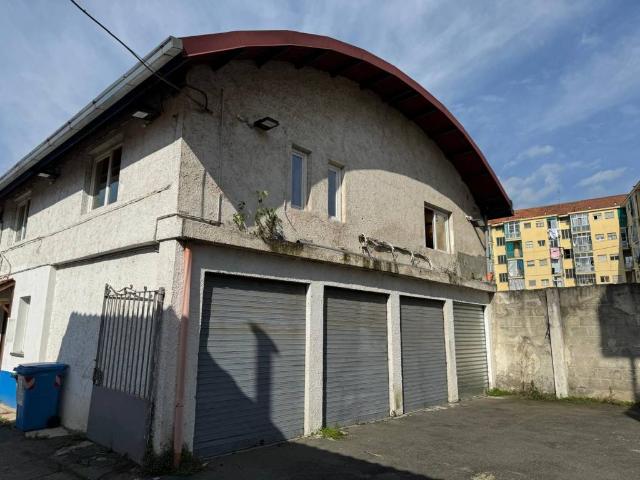 Locale Commerciale in affitto a Piemonte, Torino