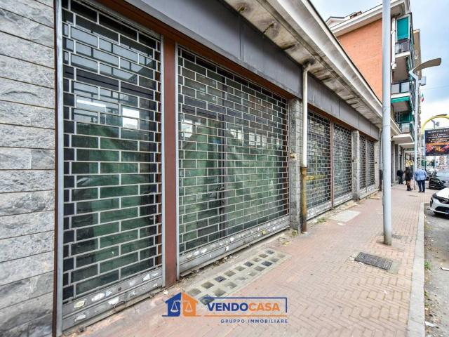 Locale Commerciale in affitto a Piemonte, Torino