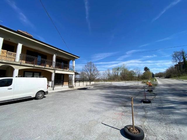 Locale Commerciale in affitto a Piemonte, Cuneo