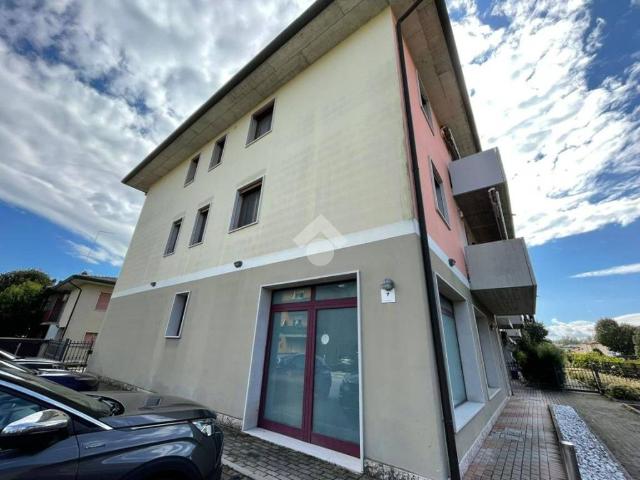 Locale Commerciale in affitto a Noale, Veneto