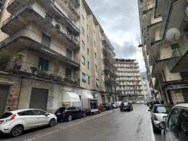 Locale Commerciale in affitto a Piedimonte, Nocera Inferiore