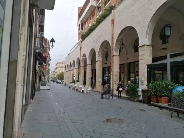 Locale Commerciale in affitto a Cicalesi, Nocera Inferiore