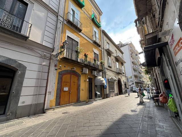 Locale Commerciale in affitto a Cicalesi, Nocera Inferiore