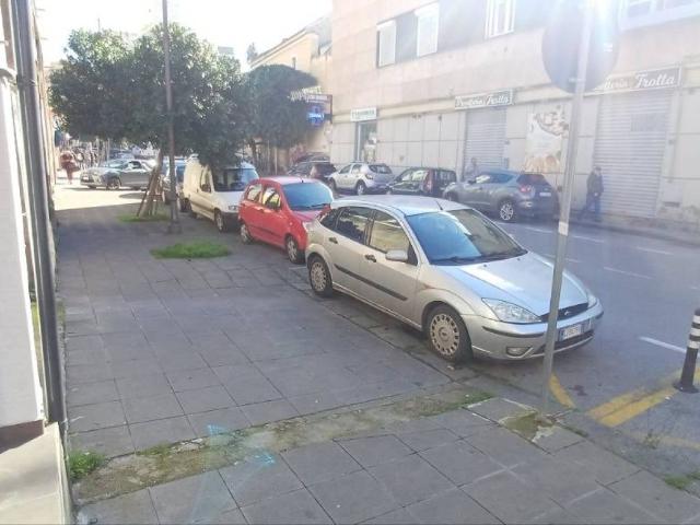 Locale Commerciale in affitto a Cicalesi, Nocera Inferiore