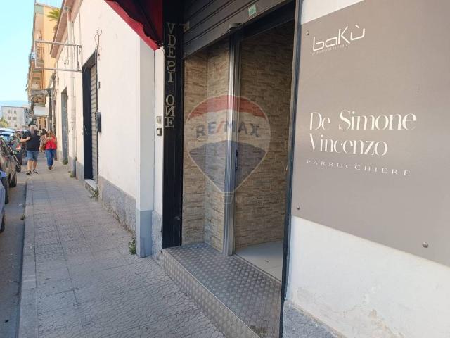 Locale Commerciale in affitto a Cicalesi, Nocera Inferiore