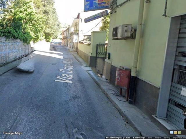 Locale Commerciale in affitto a Croce Malloni, Nocera Superiore