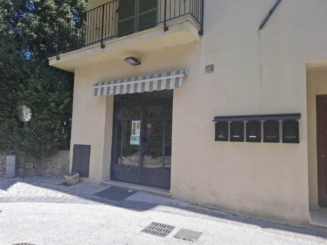 Locale Commerciale in affitto a Nocera Umbra, Perugia