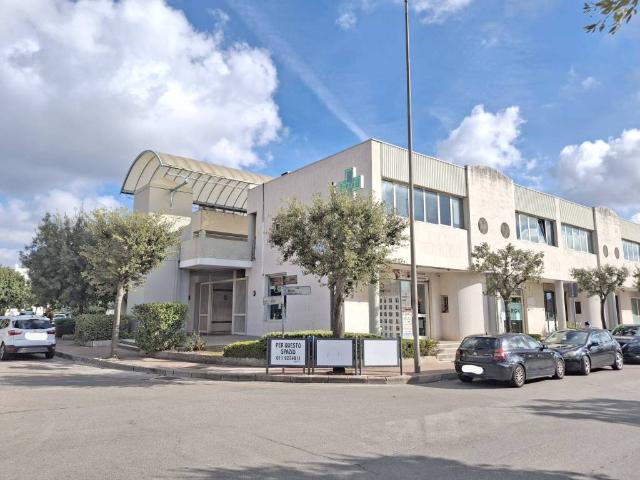 Locale Commerciale in affitto a Puglia, Bari