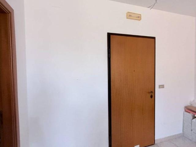 Locale Commerciale in affitto a Puglia, Bari