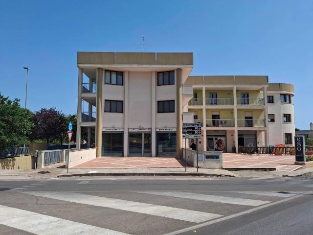 Locale Commerciale in affitto a Puglia, Bari