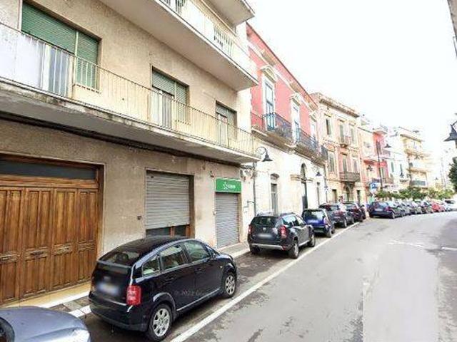 Locale Commerciale in affitto a Puglia, Bari