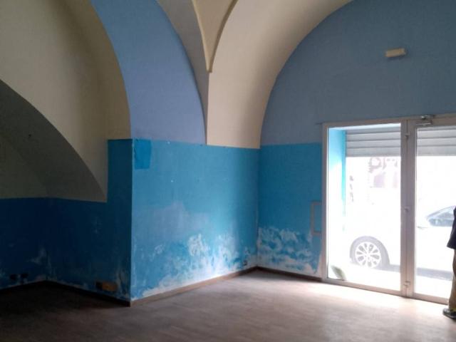 Locale Commerciale in affitto a Puglia, Bari