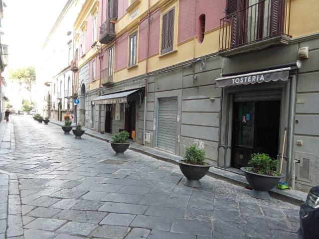 Locale Commerciale in affitto a Nola, Campania
