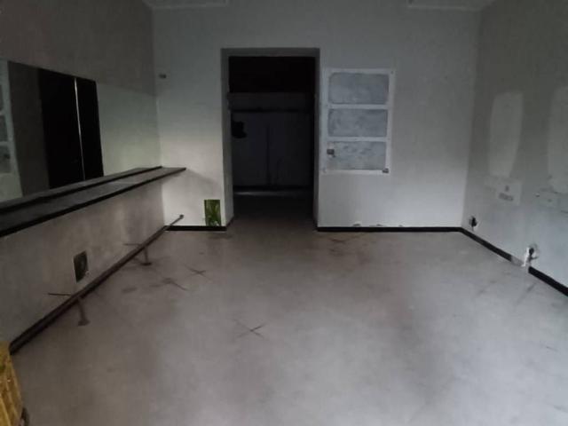 Locale Commerciale in affitto a Nola, Campania