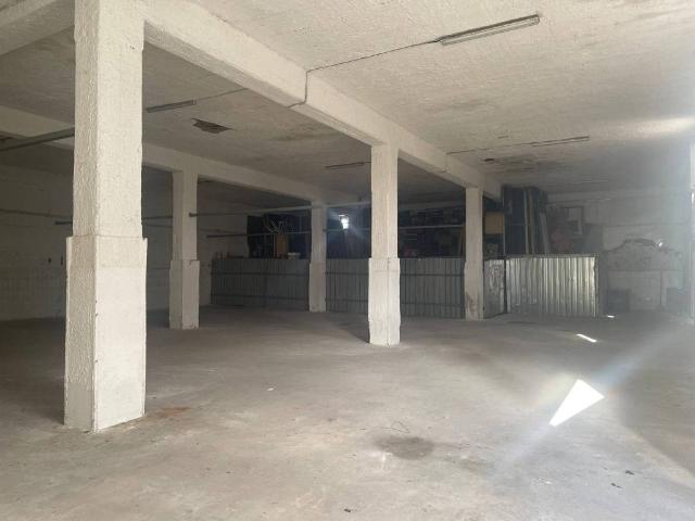 Locale Commerciale in affitto a Nola, Campania