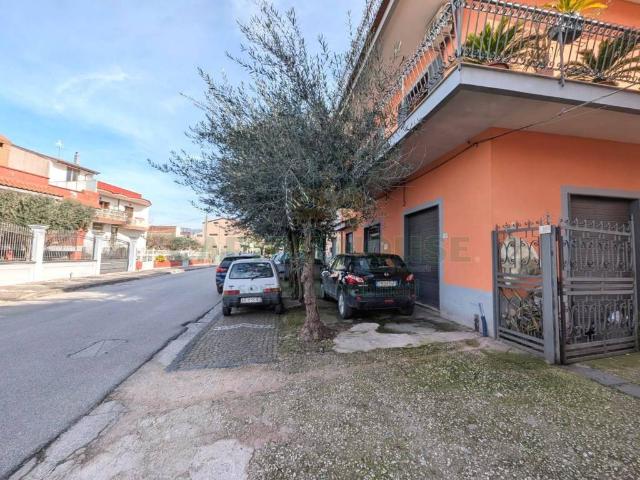 Locale Commerciale in affitto a Nola, Campania
