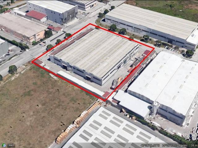 Locale Commerciale in vendita a Nola, Campania