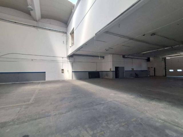 Locale Commerciale in affitto a Nola, Campania