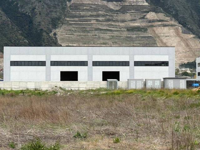 Locale Commerciale in affitto a Nola, Campania