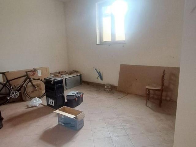 Locale Commerciale in affitto a Nola, Campania