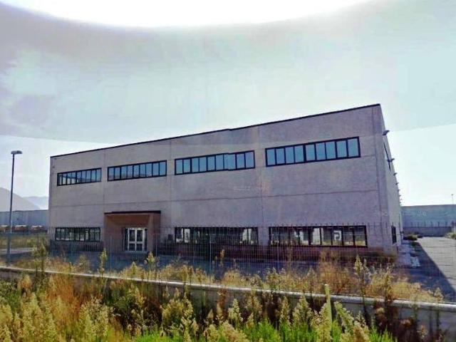 Locale Commerciale in affitto a Nola, Campania