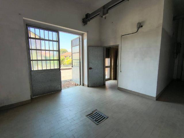 Locale Commerciale in affitto a Borgata Fornelli, Piemonte